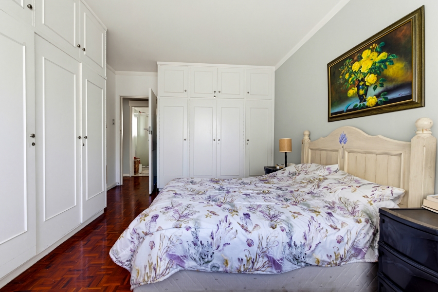 2 Bedroom Property for Sale in Sea Point Western Cape